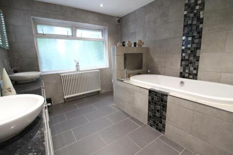 BATHROOM/WC