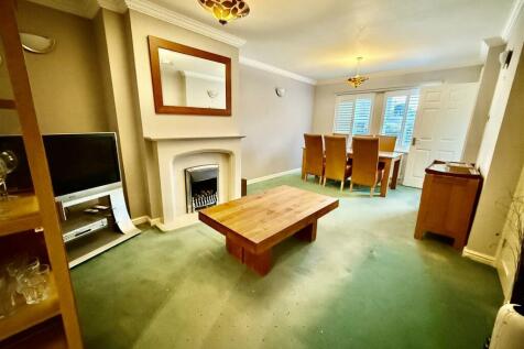LOUNGE &amp; DINING