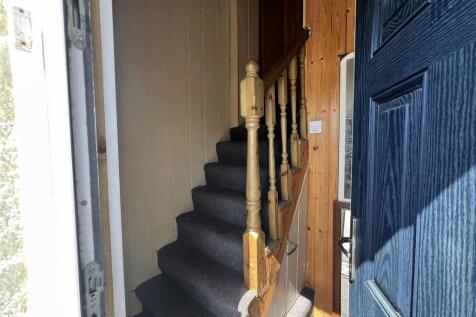 ACCESS TO 1ST FLOOR FLAT