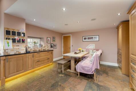 Kitchen/Breakfast