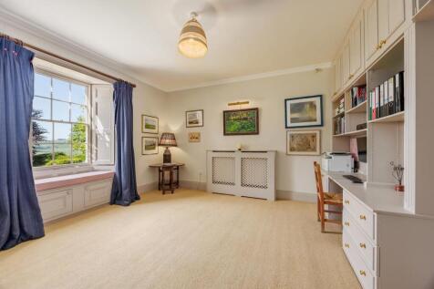 Eggleshope House East_036_web.jpg