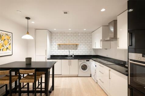 Eat-In Kitchen
