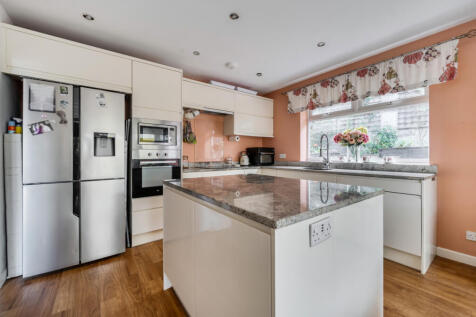 1371432-7-68f8af2...