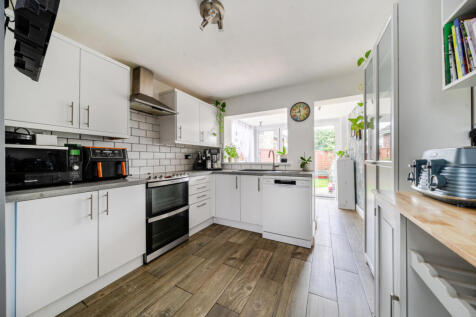 1375920-2-690b292...