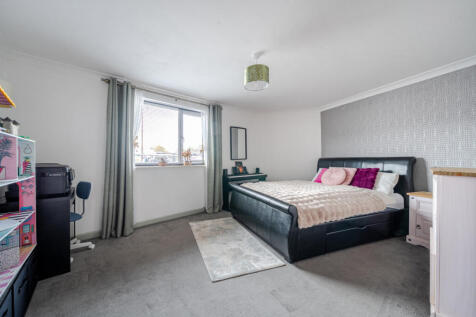 1375920-7-690b29a...