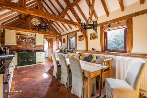 Kitchen-Diner-Family