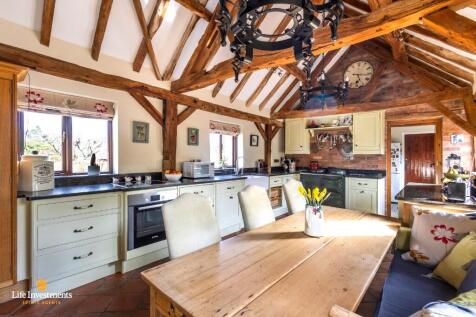 Kitchen-Diner-Family