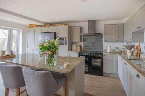 Kitchen/ Living Room