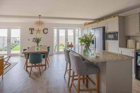 Kitchen/ Living Room