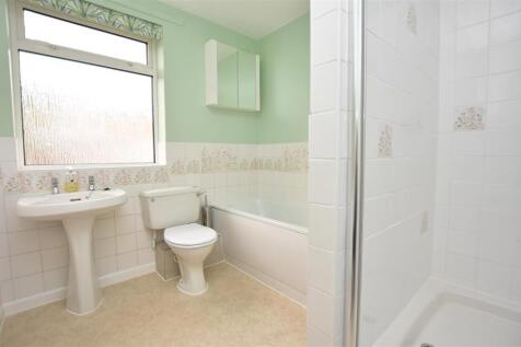 Family Bathroom II.JPG