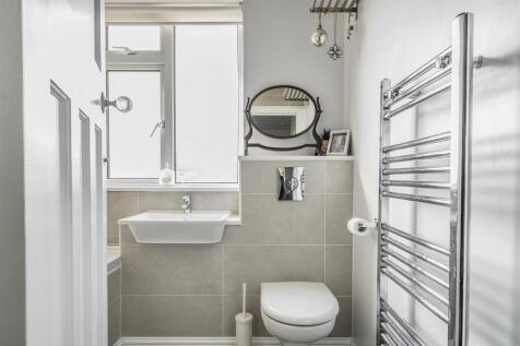 Family Bathroom II.jpg