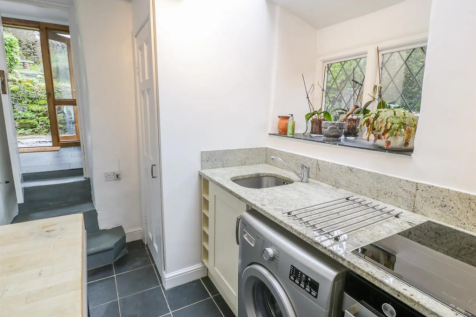 Kitchen 2.png
