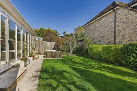 CAM04273G0-PR0115...