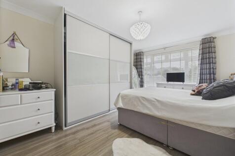 CAM04273G0-PR0172...