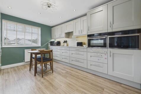 CAM04273G0-PR0172...