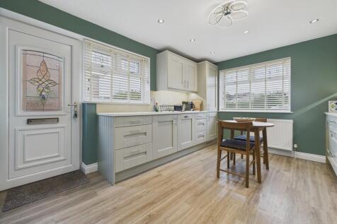 CAM04273G0-PR0172...