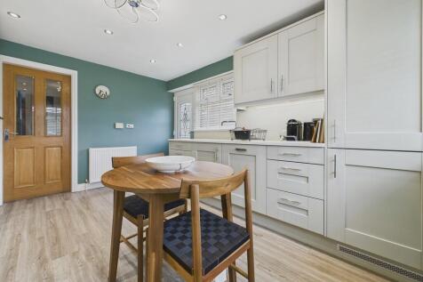 CAM04273G0-PR0172...