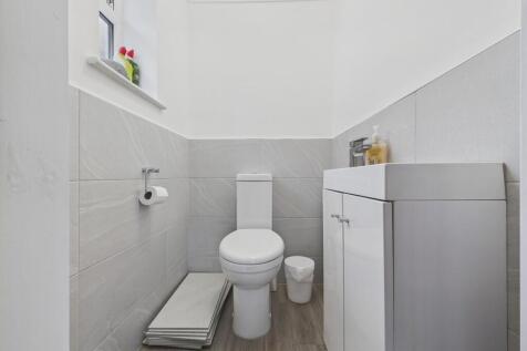 CAM04273G0-PR0172...