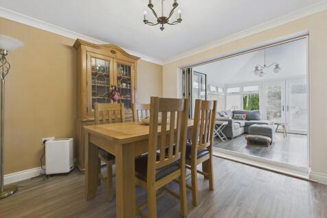 CAM04273G0-PR0172...