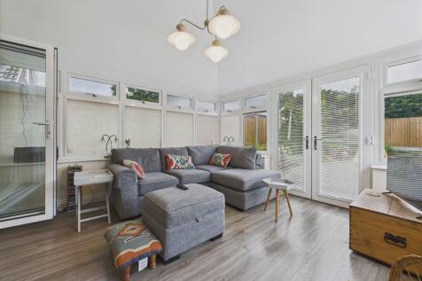 CAM04273G0-PR0172...