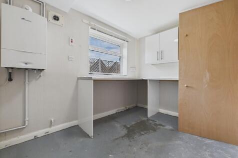 CAM04273G0-PR0176...