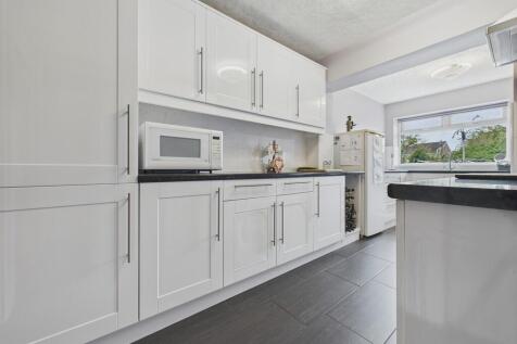 CAM04273G0-PR0185...