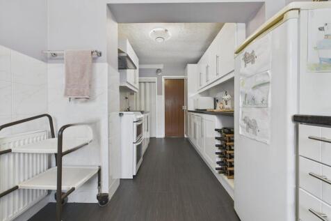 CAM04273G0-PR0185...