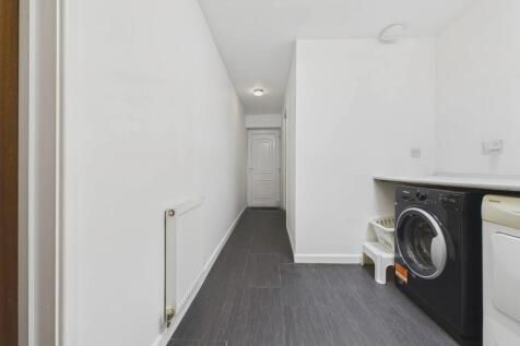 CAM04273G0-PR0185...