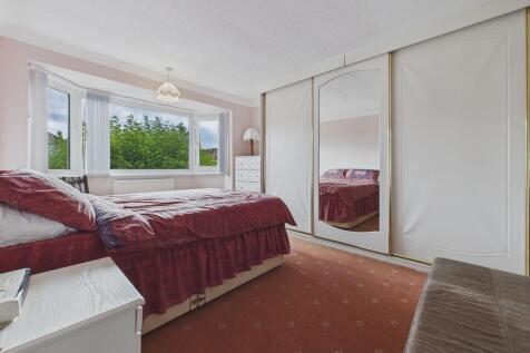 CAM04273G0-PR0185...