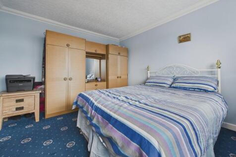 CAM04273G0-PR0185...