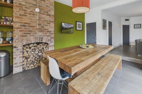 CAM04273G0-PR0201...