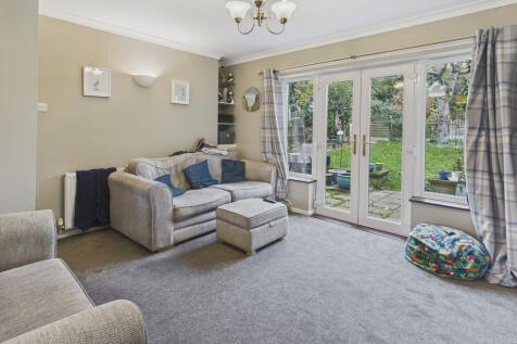 CAM04273G0-PR0217...