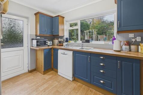 CAM04273G0-PR0217...