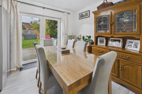 CAM04273G0-PR0229...