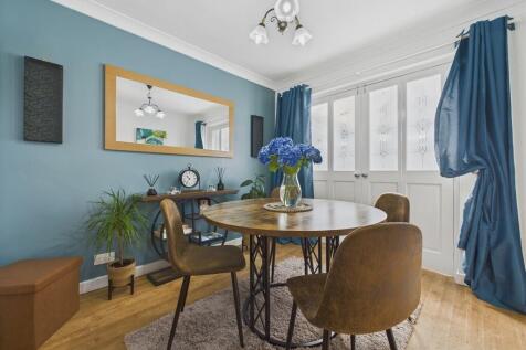 CAM04273G0-PR0153...