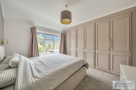 ef77df7e-a92b-472f-aafc-444661866825