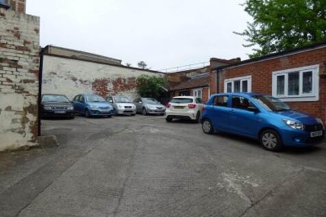 COMMUNAL CAR PARK