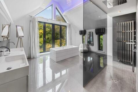 Pricnipal Ensuite
