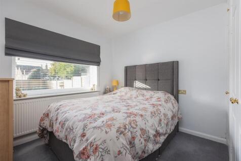 Three Gables Bedroom 5.jpg