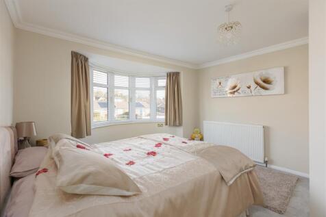 Three Gables Bedroom 1-1.jpg