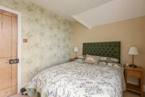 Cherry Tree Cottage Bedroom 2-2.jpg