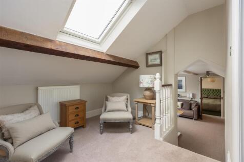 Cherry Tree Cottage Landing-1.jpg