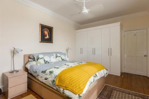 The Stone House Bedroom 1-2.jpg