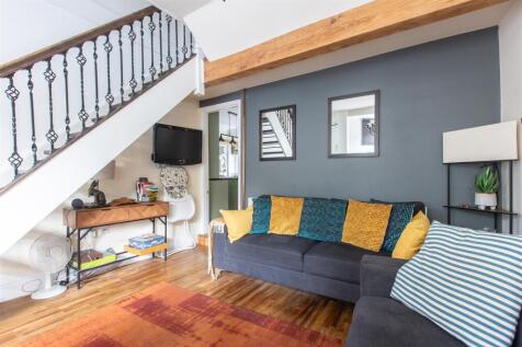 Potter Hill 33A Reception Room-3.jpg