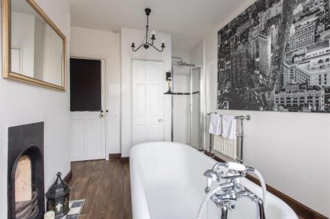 Potter Hill 33A Bathroom-3.jpg