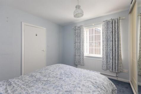 West Garth 43 Bedroom 1-3.jpg