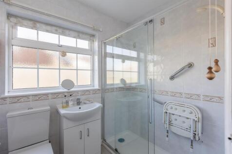 West Garth 43 Shower Room.jpg
