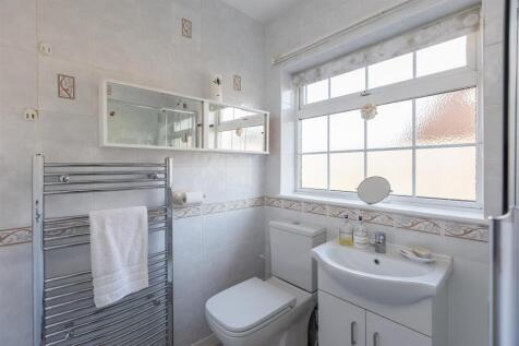 West Garth 43 Shower Room-2.jpg
