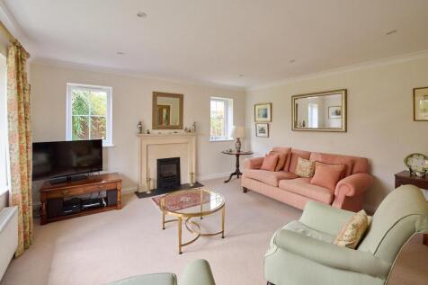 BA2 7GS SITTING ROOM_LO RES_ 8.jpg