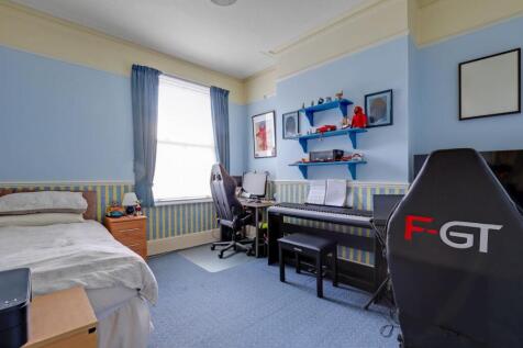 10-b24eJHPropWorld - 63 Byne Road - 28-medium.jpg
